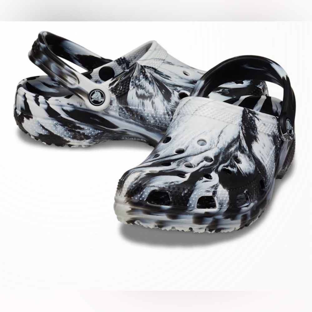 CROCS Size 5 Juniors Classic Marbled Black and White Swirl Comfortable Clogs